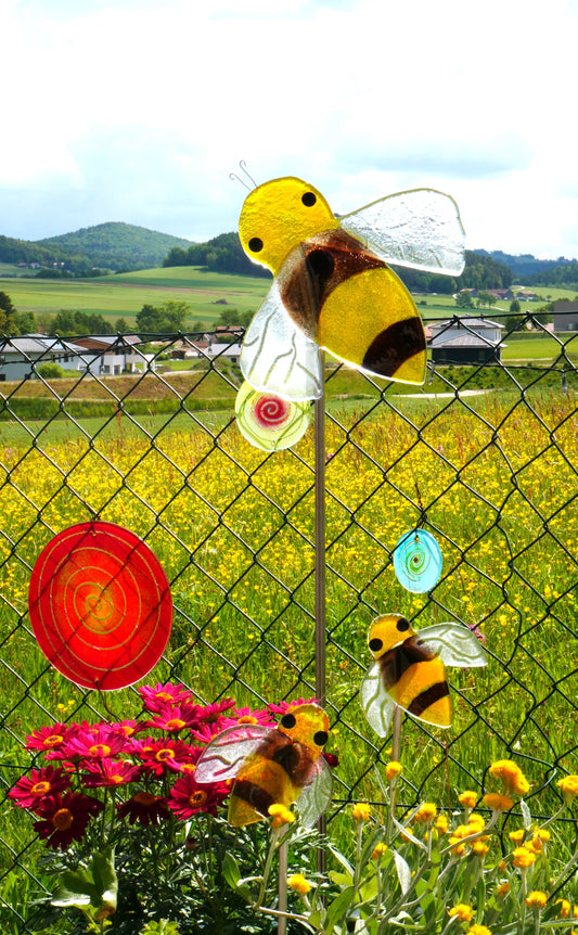 Biene zum Spießen -Garten-