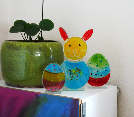 Hase zum Stellen rot/gelb/blau