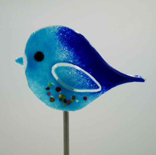 Vogel zum Spießen in Blautönen